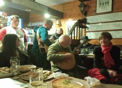 Dancers in the Dock: Thieving Magpies